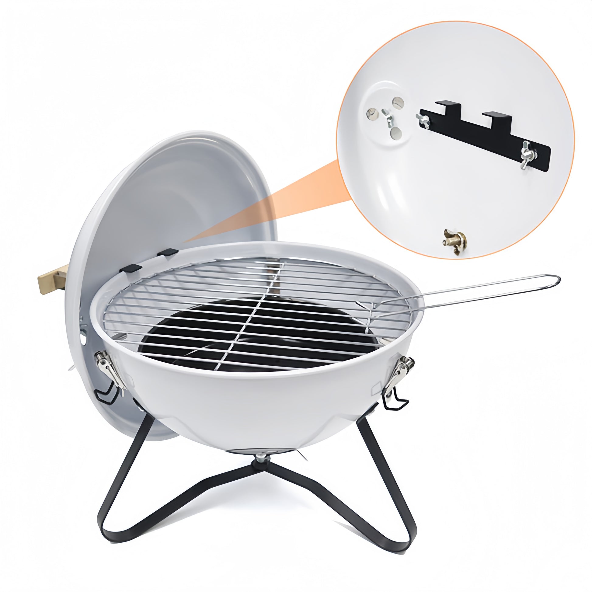 Vue détaillée de l’intérieur du barbecue Calora™ Kettle avec grille de cuisson, cuve charbon et système de fixation du couvercle.