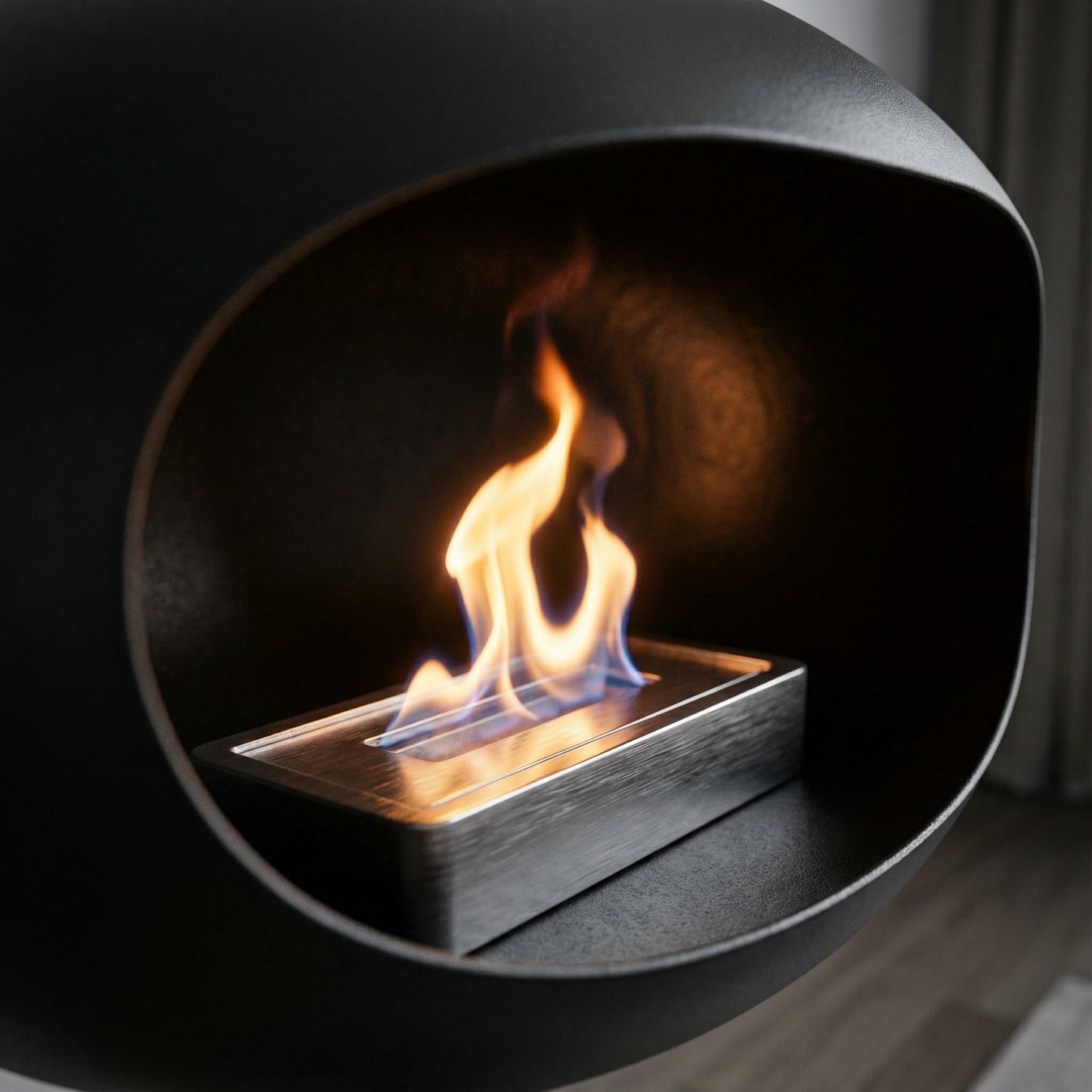 Flamme de cheminée éthanol design avec brûleur inox intégré.